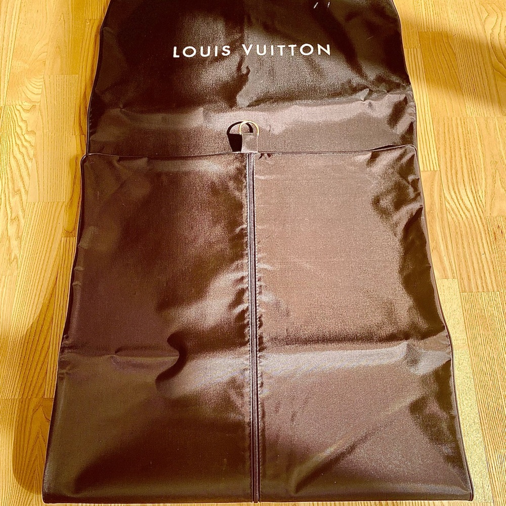 Luis Vuitton travel carry protective cover
